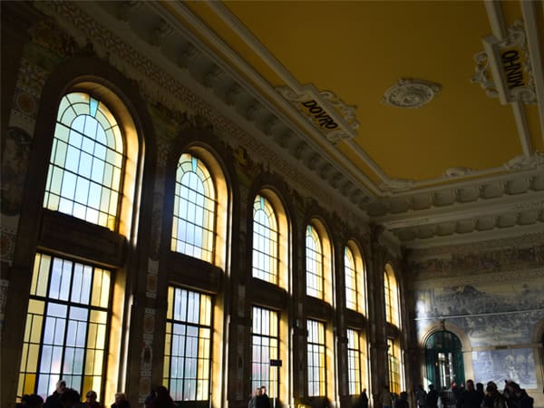Sao Bento Station